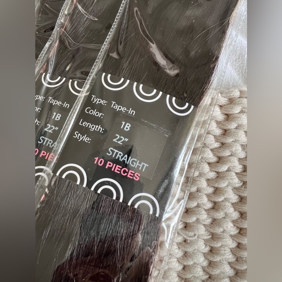❌SOLD❌ NWT Donna Bella 22” Straight Tape Ins Color 1B Darkest Brown/Jet Black - Picture 4 of 5